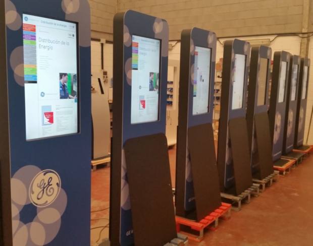 interactuando-interactiva-pantallas-tactiles