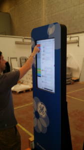 interactuando-interactiva-pantallas-tactiles