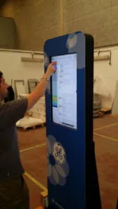 interactuando-interactiva-pantallas-tactiles