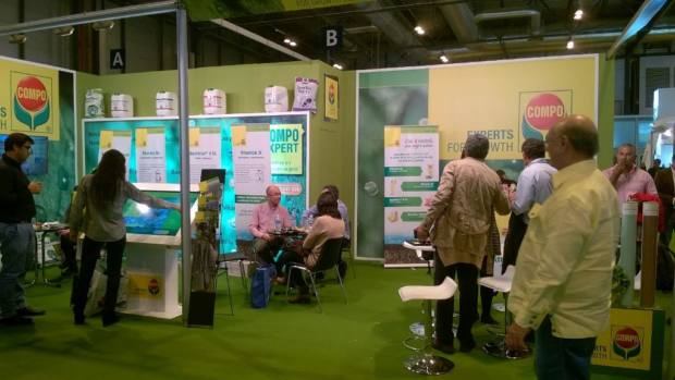 compo-atril-interactivo-interactuando