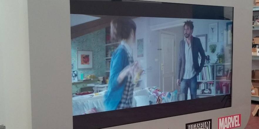 totem75pulgadas-interactuando