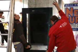 interactuando-claravision-escaparate-interactivo