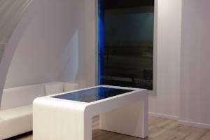interactuando-mesa-interactiva-retroproyeccion
