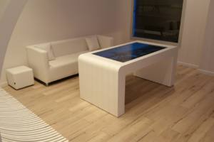 interactuando-mesa-interactiva-retroproyeccion