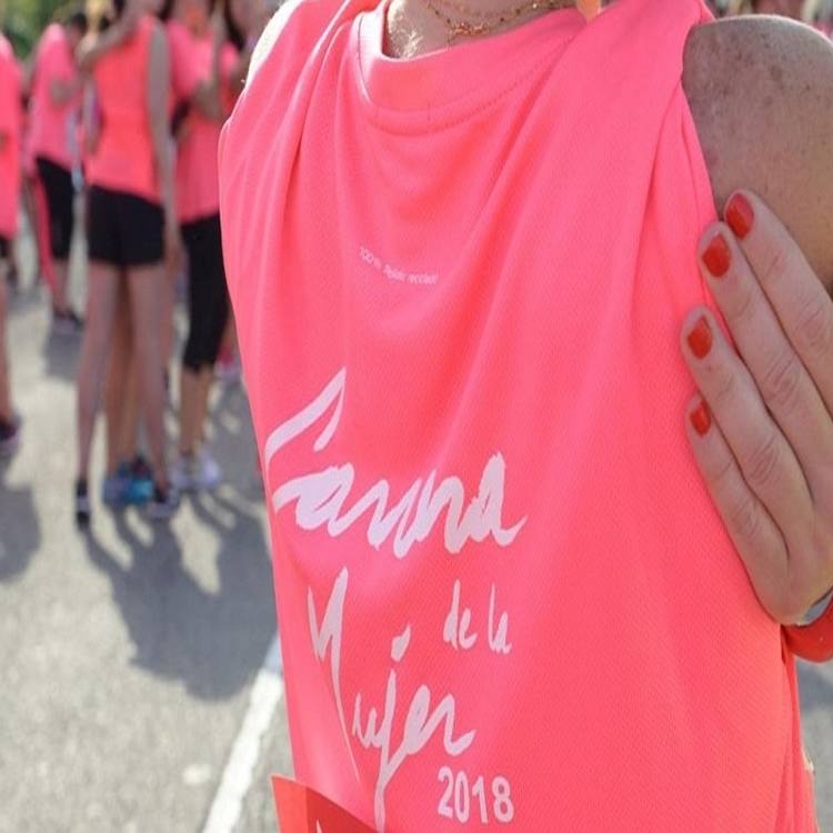 carrera-mujer-gijon-interactuando-renault