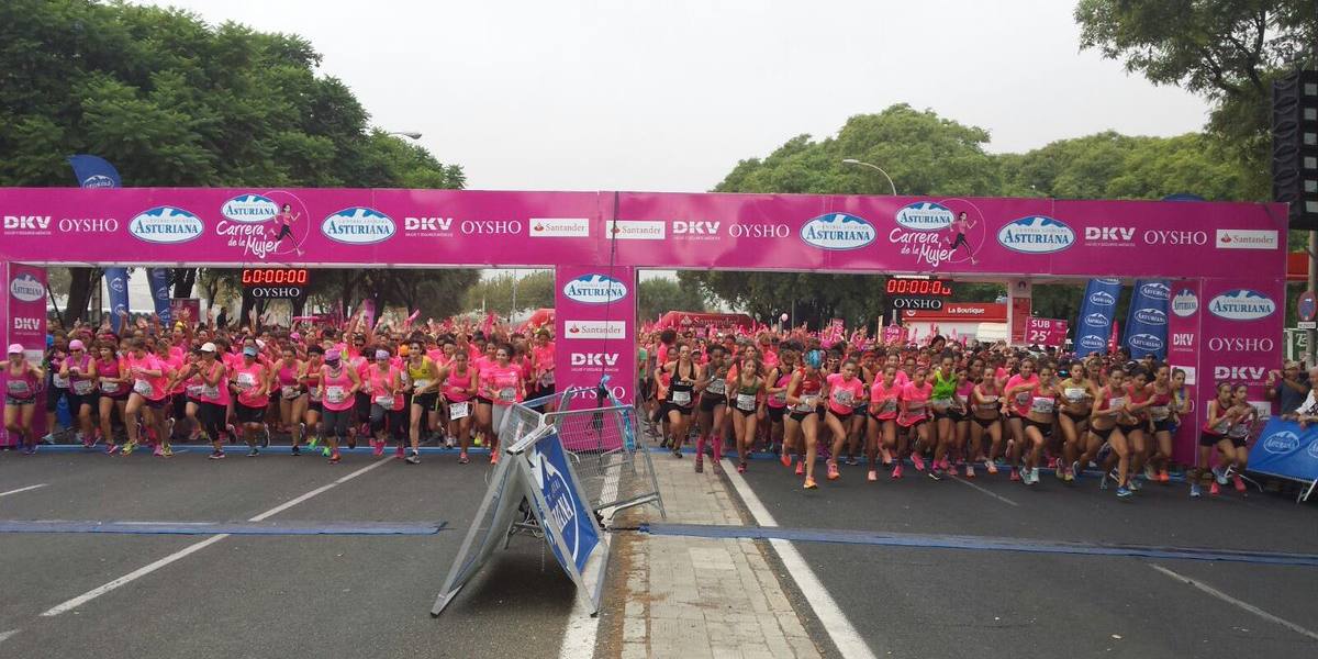 carrera-mujer-sevilla-interactuando