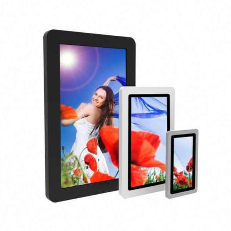 pantalla-tactil-serie-w-interactuando
