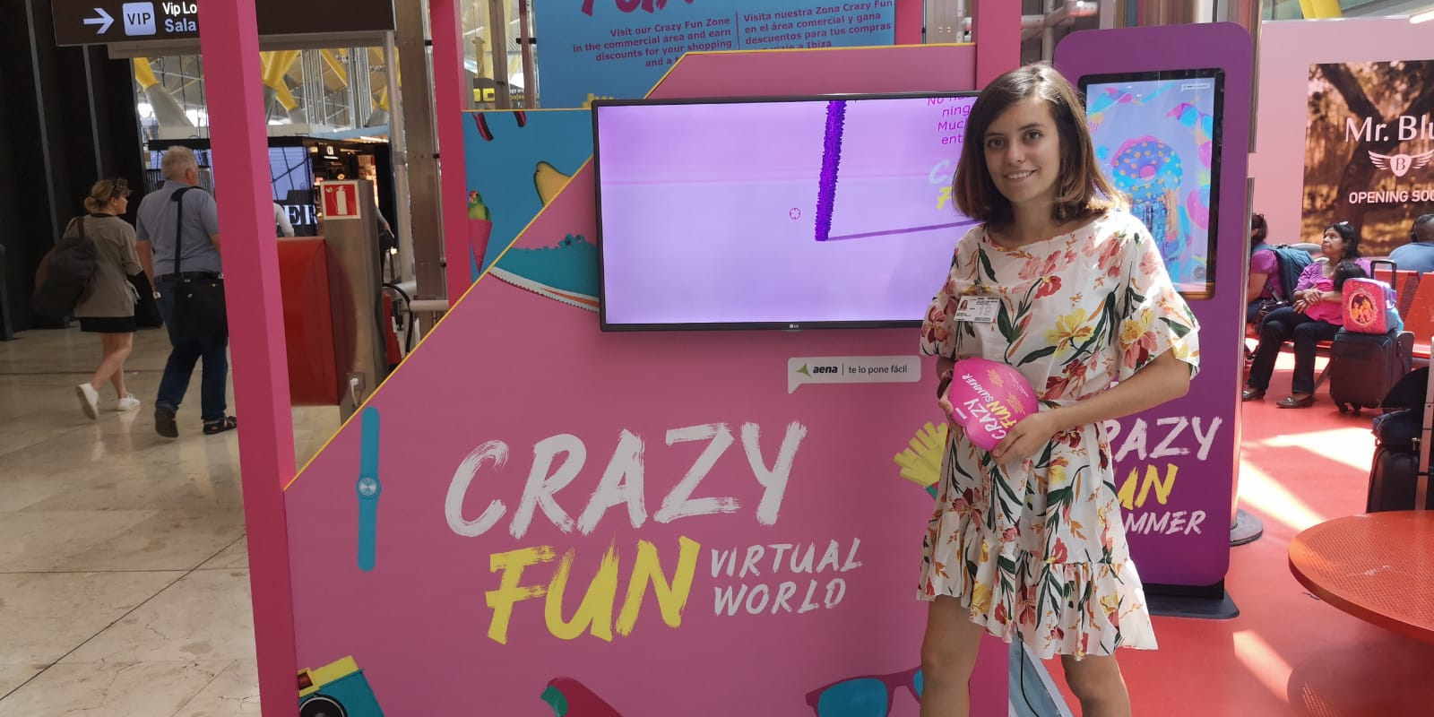 aena19-interactuando-totem-juego-interactivo