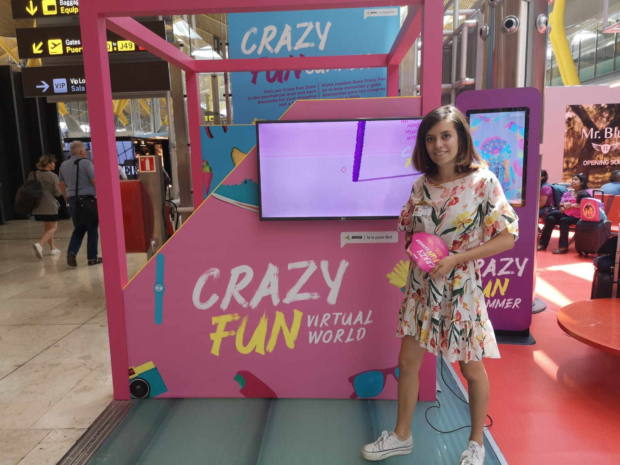 aena19-interactuando-totem-juego-interactivo