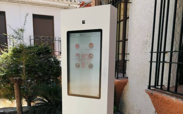 interactuando-ayuntamiento-moclin-itourist