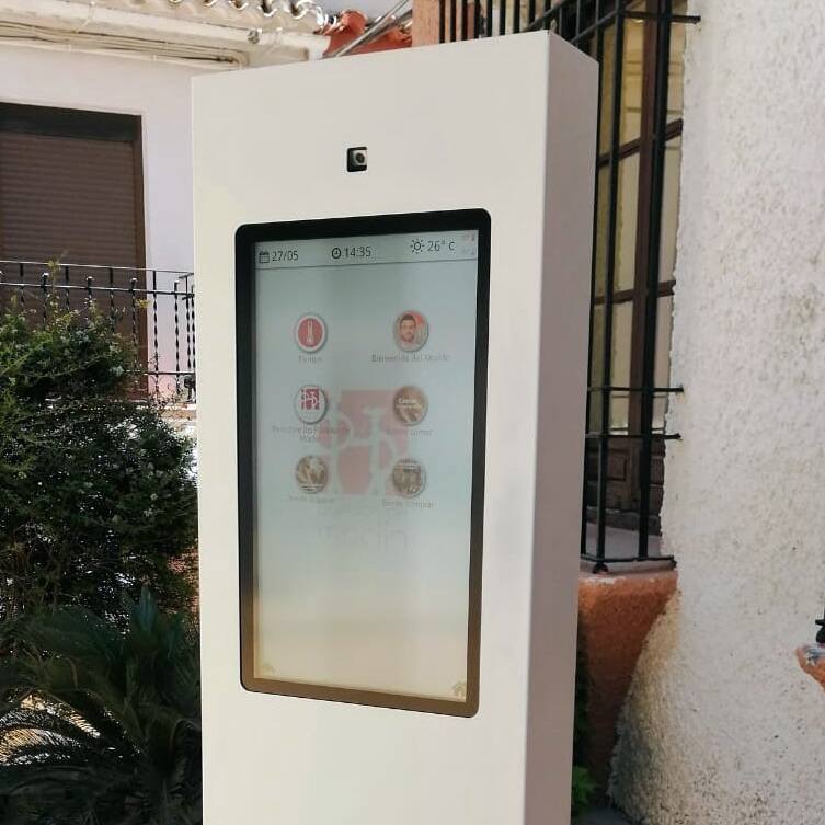 interactuando-ayuntamiento-moclin-itourist