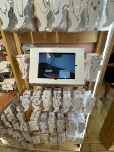 interactuando miramira lookandtouch