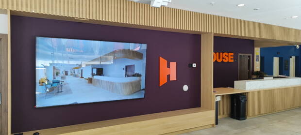 interactuando stephouse lookandtouch