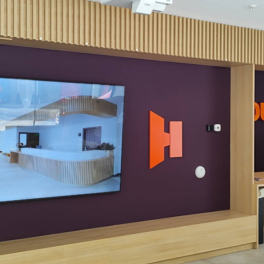 interactuando stephouse lookandtouch