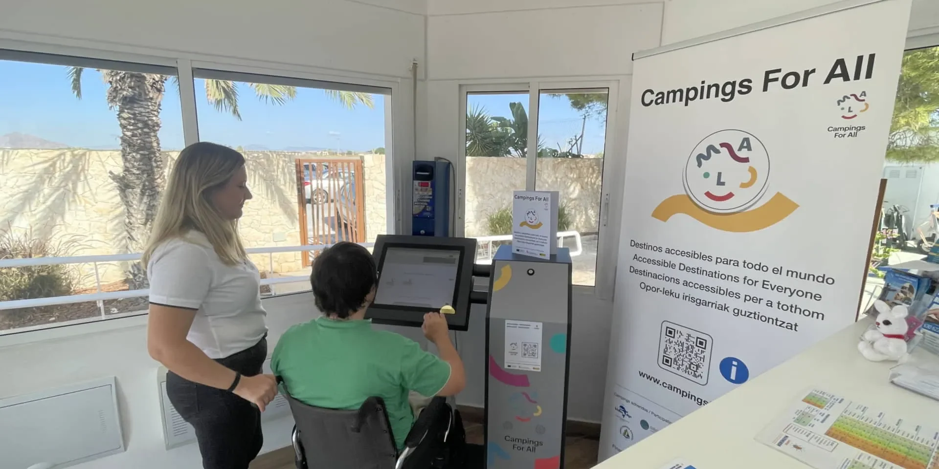 interactuando camping la ballena lookandtouch