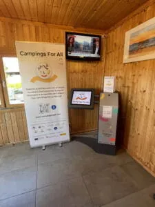 interactuando camping la ballena lookandtouch